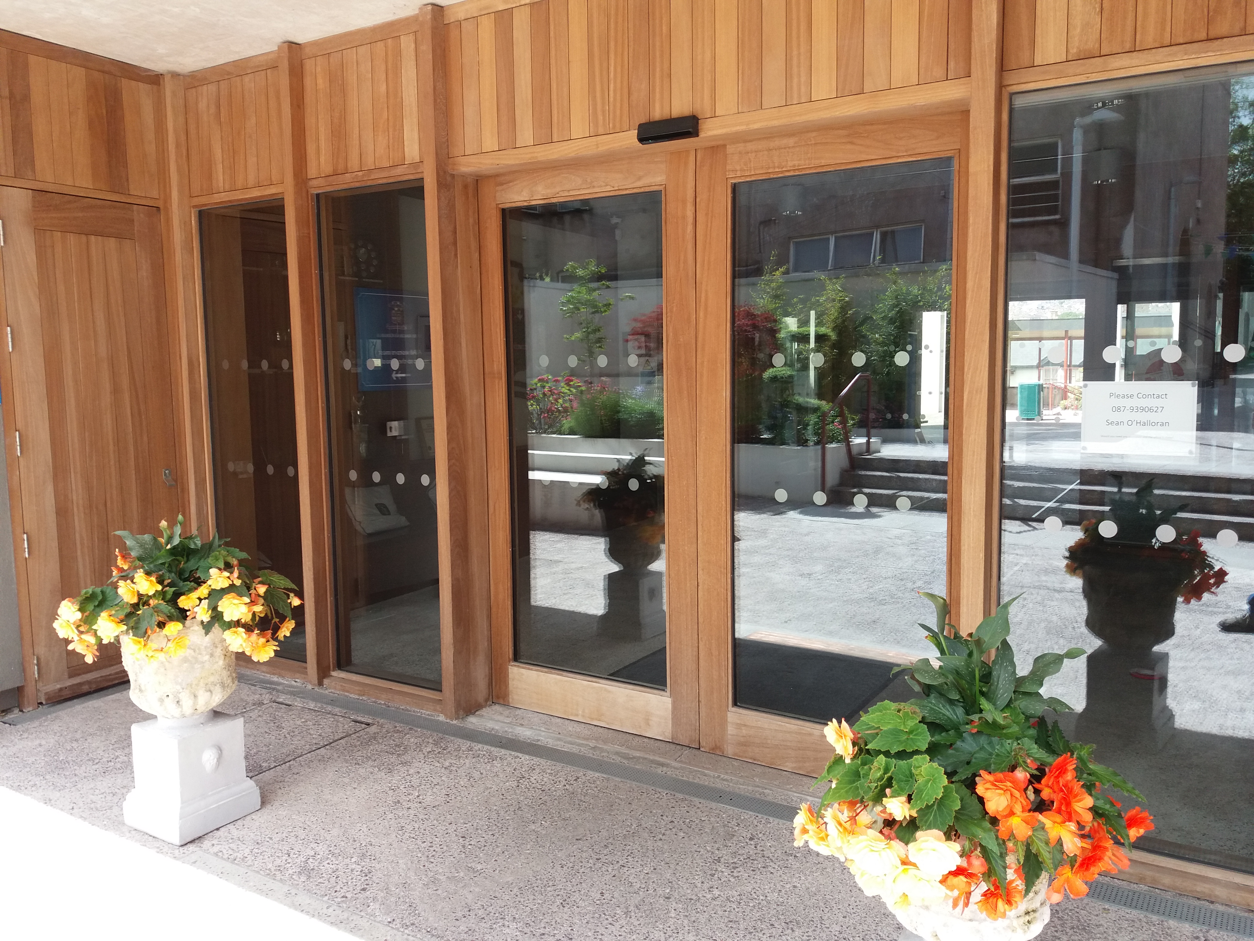 An image of an electronic door