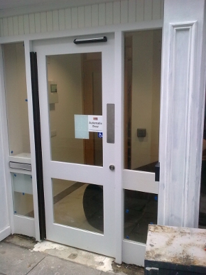 An image of an electronic door