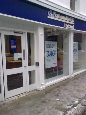 An image of an electronic door