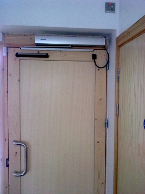 An image of an electronic door