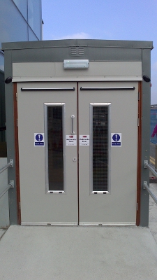 An image of an electronic door
